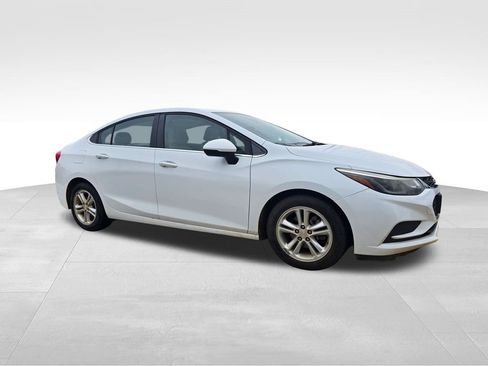 Used 2016 Chevrolet Cruze LT w/ Convenience Package image 7