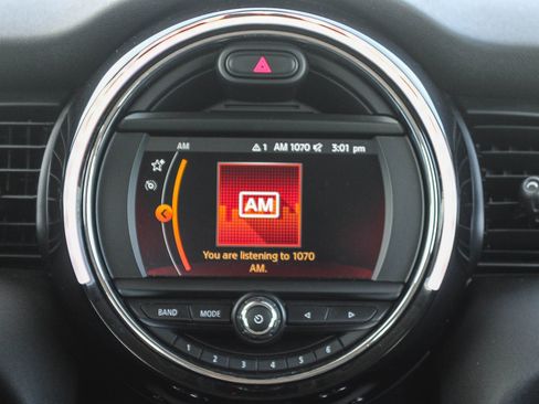 Used 2019 MINI Cooper 2-Door Hardtop image 15