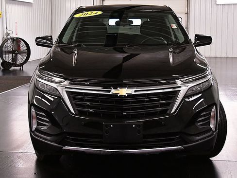 Used 2024 Chevrolet Equinox LT AWD/4WD image 2