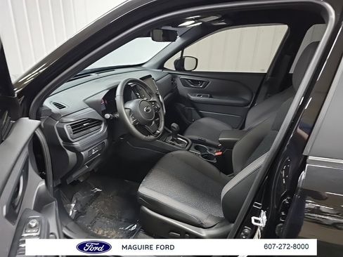 Used 2025 Subaru Forester Premium image 32