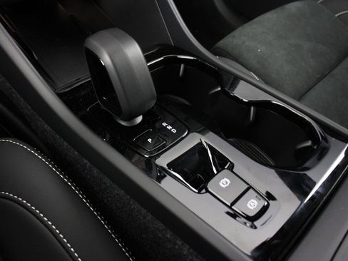 New 2026 Volvo XC40 B5 Ultra w/ Climate Package AWD/4WD image 7