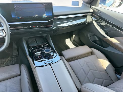 Used 2025 BMW 530i RWD image 20
