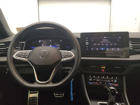 Used 2025 Volkswagen Jetta Sport FWD image 22