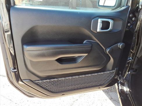 Used 2021 Jeep Wrangler Sport image 12