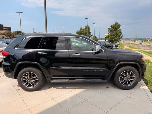 Used 2020 Jeep Grand Cherokee Limited AWD/4WD image 11