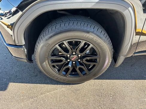 Used 2025 GMC Sierra 1500 Elevation AWD/4WD image 13