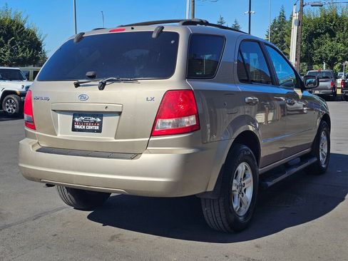 Used 2004 Kia Sorento 4WD image 5