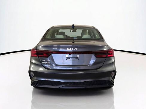 Used 2023 Kia Forte LXS w/ LXS Technology Package FWD image 6