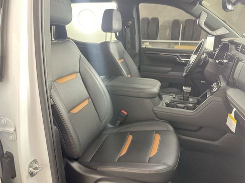 Used 2025 GMC Sierra 1500 AT4 w/ Technology Package image 27