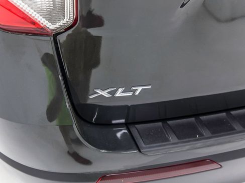 Used 2022 Ford Explorer XLT AWD/4WD image 5