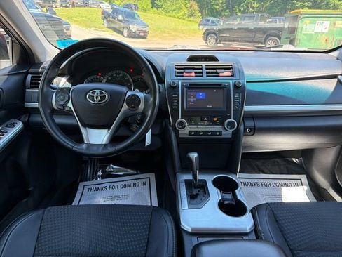 Used 2014 Toyota Camry SE FWD image 14