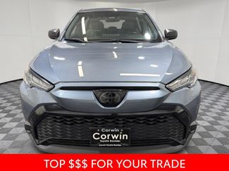 Used 2025 Toyota Corolla Cross AWD Hybrid video 2