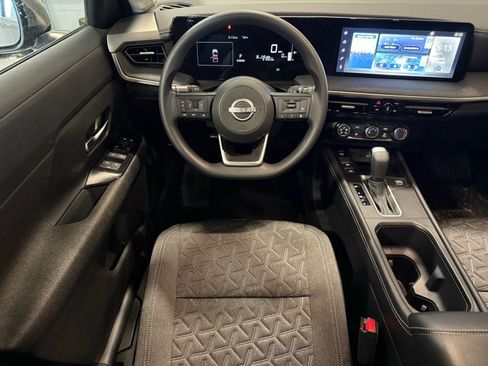 Used 2025 Nissan Kicks SV image 22