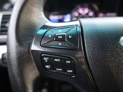 Used 2017 Ford Explorer XLT w/ Equipment Group 202A image 27