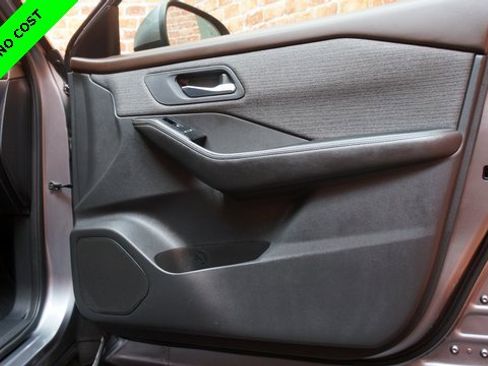 Used 2022 Nissan Rogue SV image 61