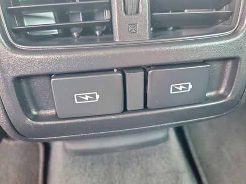 Used 2022 Honda Accord Touring image 9