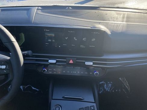 New 2026 Kia Sportage EX image 8