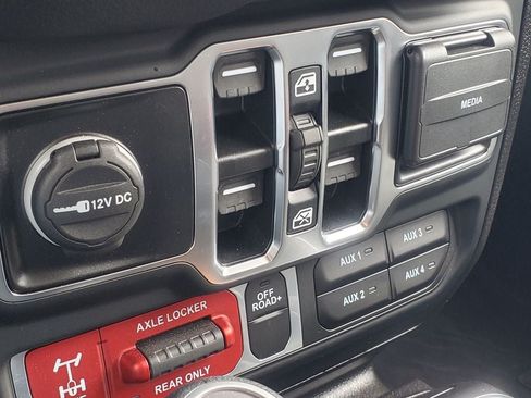 Used 2025 Jeep Wrangler Unlimited Sport AWD/4WD image 21