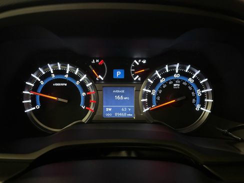 Used 2018 Toyota 4Runner TRD Off-Road Premium image 24