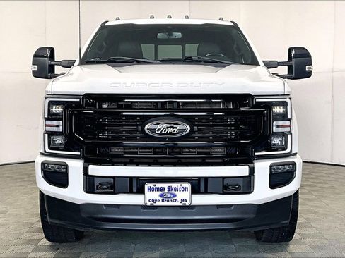 Used 2022 Ford F350 Lariat w/ Black Appearance Package image 3