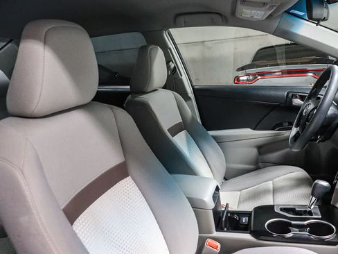 Used 2014 Toyota Camry LE FWD image 17