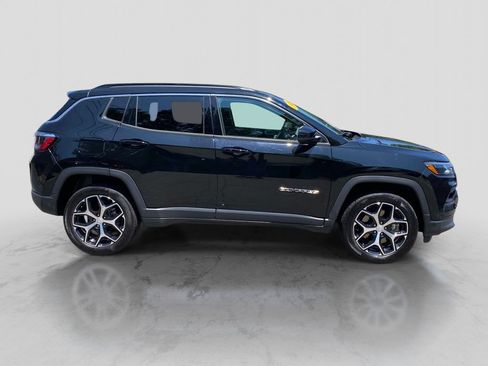 Certified 2024 Jeep Compass Limited AWD/4WD image 11
