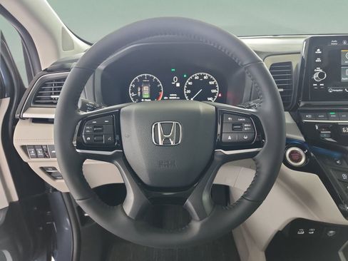 Used 2026 Honda Odyssey Touring image 11