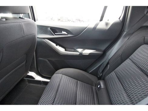 Used 2026 Chevrolet Equinox LT FWD image 12