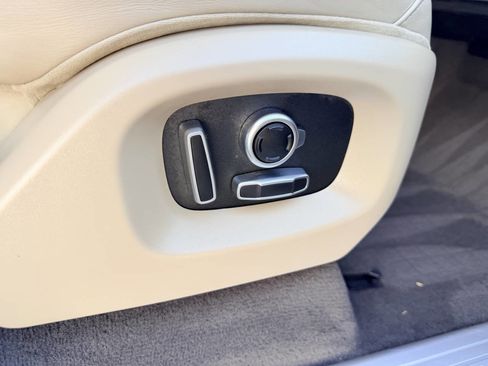 Used 2016 Land Rover Range Rover Sport HSE image 37