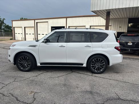 Used 2023 Nissan Armada Platinum w/ Captain's Chairs Package AWD/4WD image 10