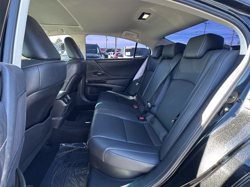Used 2023 Lexus ES 300h w/ Premium Package image 12