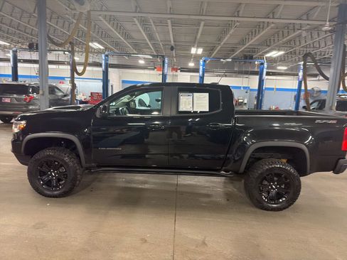 Used 2022 Chevrolet Colorado ZR2 w/ ZR2 Midnight Special Edition image 2