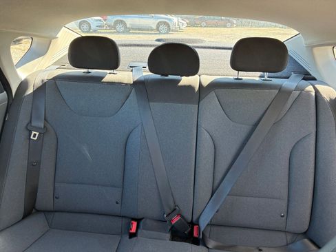 Used 2025 Kia K4 LXS image 31