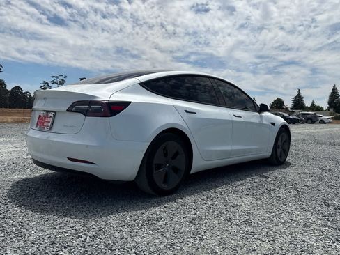 Used 2022 Tesla Model 3 Long Range AWD/4WD image 3