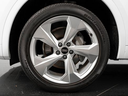 Used 2023 Audi Q5 2.0T Premium Plus w/ Premium Plus Package image 13