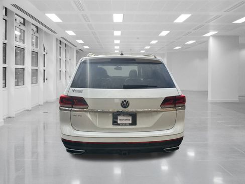 Used 2022 Volkswagen Atlas SE image 6