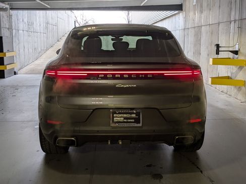 Certified 2024 Porsche Cayenne Coupe image 8
