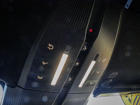 Used 2023 Fisker Ocean Extreme image 27