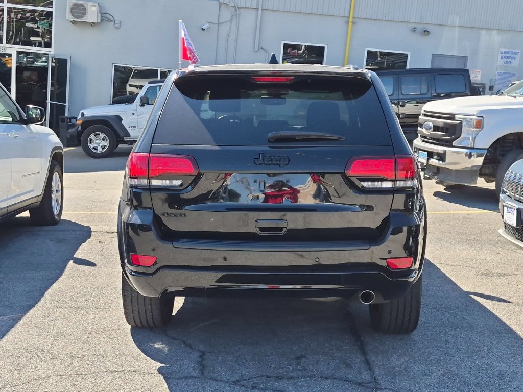 Used 2020 Jeep Grand Cherokee Altitude AWD/4WD image 5