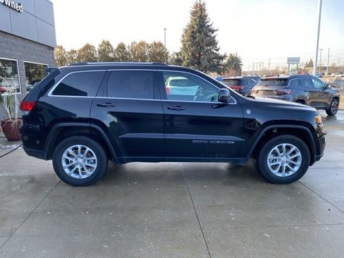 Certified 2021 Jeep Grand Cherokee Laredo image 2