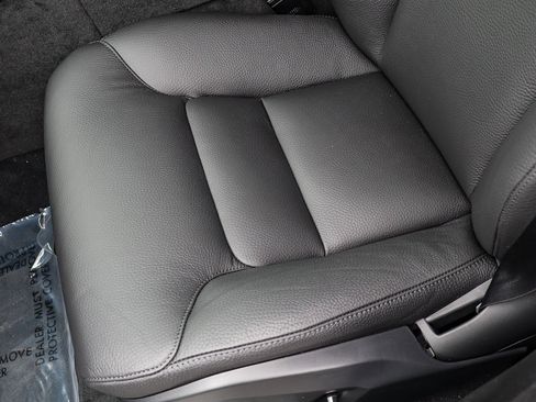 New 2025 Volvo XC60 T8 Plus w/ Climate Package PRO image 22