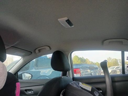 Used 2022 Nissan Sentra SV w/ Lighting Package image 10