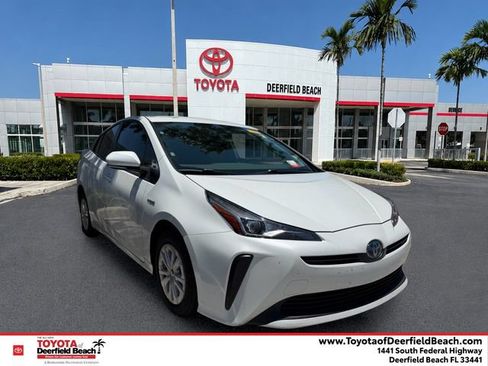 Used 2021 Toyota Prius L Eco FWD image 1