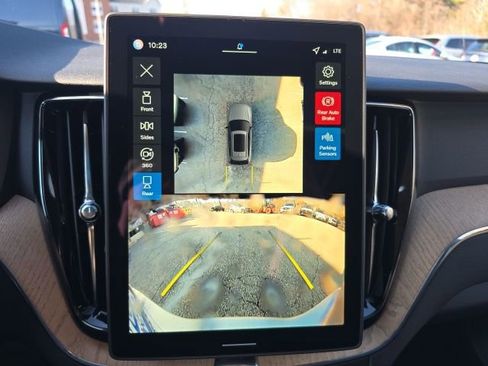 New 2026 Volvo XC60 B5 Plus w/ Climate Package image 34