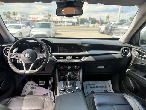 Used 2018 Alfa Romeo Stelvio Sport w/ Quick Order Package 22J Sport AWD/4WD image 8