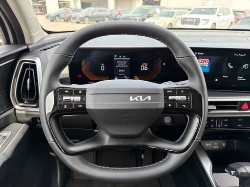 New 2026 Kia Sorento LX FWD image 10