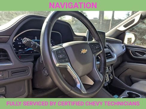 Used 2023 Chevrolet Suburban LT w/ Luxury Package RWD image 20