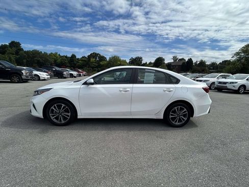 Used 2024 Kia Forte LXS w/ LXS Technology Package FWD image 8