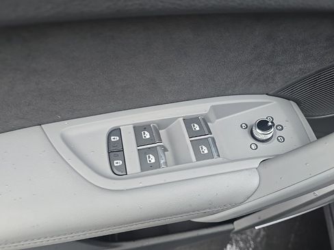 Used 2023 Audi SQ5 Premium Plus image 19