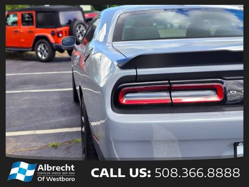 Used 2021 Dodge Challenger R/T Scat Pack RWD image 9